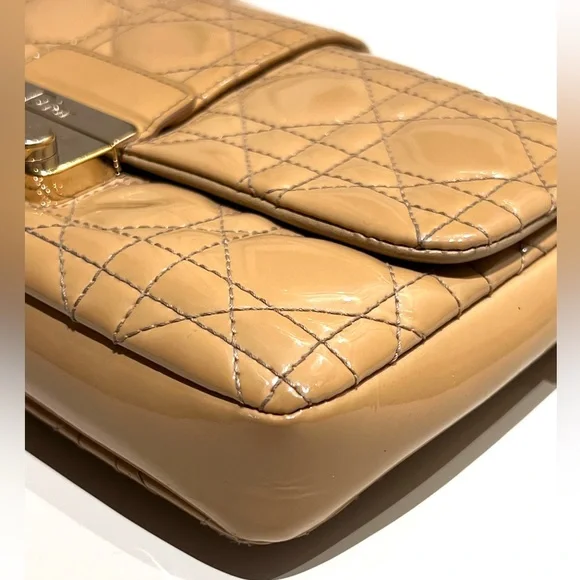 Dior Miss Dior mini bag on chain - Picture 8 of 14